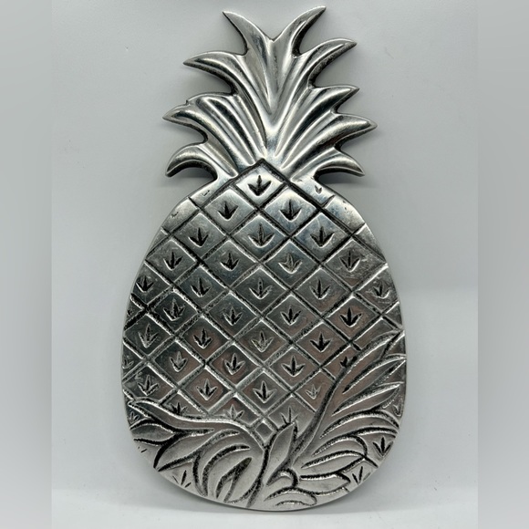 IHI EST. 1986 India Handicrafts Brushed Silver Tone Pineapple Trivet - Picture 1 of 2